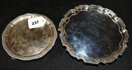 Silver circular gadroon-edge salver, Birmingham 1930 & a presentation salver with piecrust edge and facsimile signatures